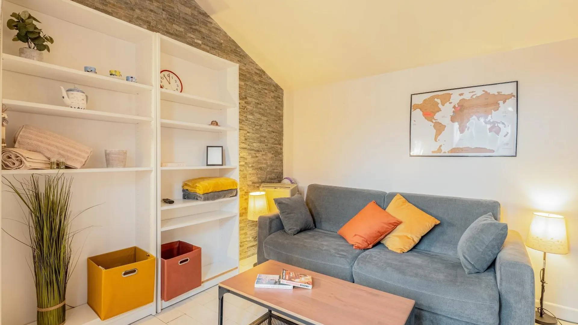 Le Studio Ivry - Lyon Croix Rousse 0*,  France